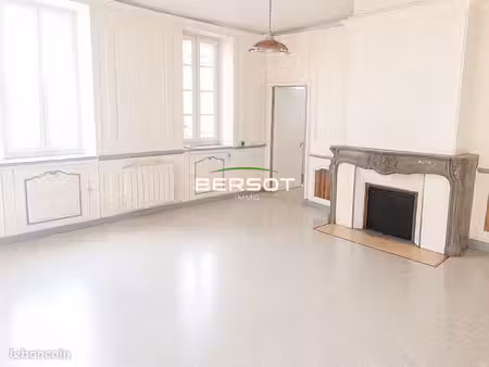 appartement 3 pièces 84 m²