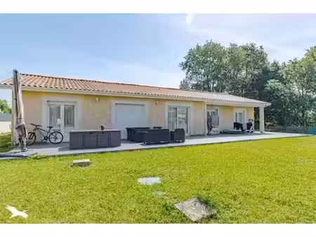 vente maison 6 pièces 166 m² à carbon-blanc (33560)  421 200 €