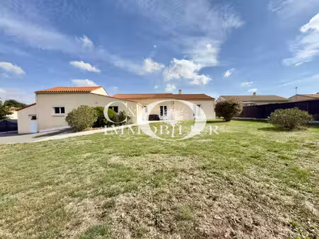 maison 3 chambres + bureau - double garage - 1358 m2 de terr