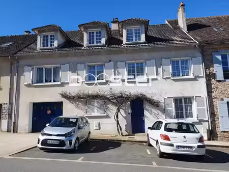 grande maison familiale lumineuse  spacieuse et parfaitement entretenue au cœur de saint-y