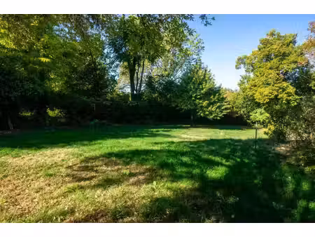 terrain constructible de 521m² dans un environnement calme