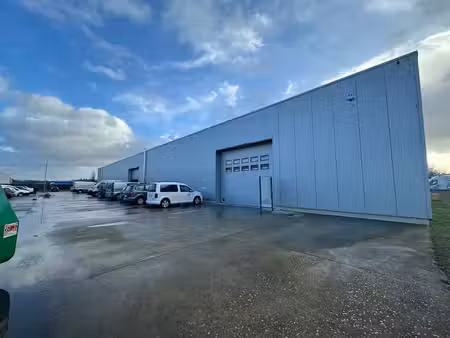 entrepôt de 360m² avec bureau intégré