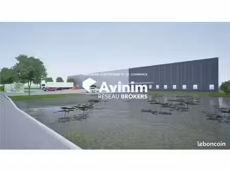 local 2032 m² marignane