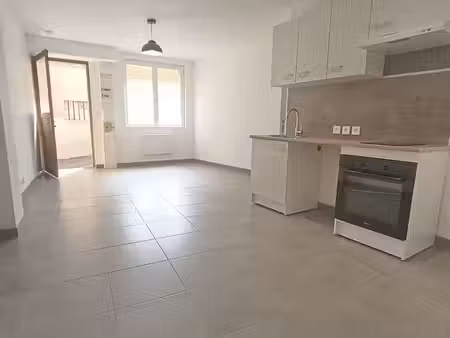 appartement t3 à louer - 3 pièces - 40 75 m2 - gourdon - 46 - midi-pyrenees