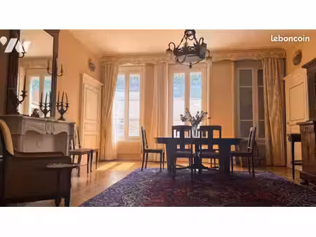 appartement 8 pièces 218 m²