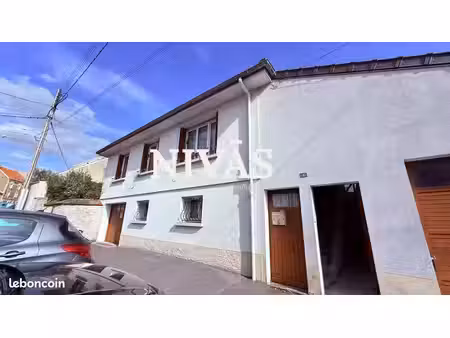 propriété 4 pièces 80 m²