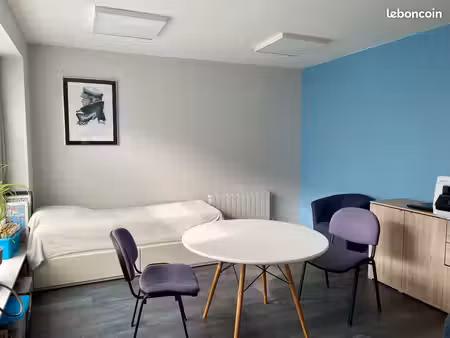 a louer local à usage professionnel centre-ville condé-sur-vire  1 pièce  16 m2