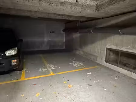 ◊ à louer – grande place de parking intérieure – poissy / la bruyère