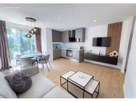 superbe t2 34m² clim + terrasse + parking privé + chambre