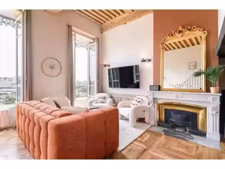 superbe t2 meublé de tourisme avec cachet à lyon 1er - dpe c