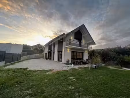 maison individuelle - secteur calme - curienne - 177 m2