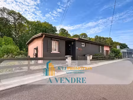 maison de plain-pied à vendre à tiercelet : jardin  garage e