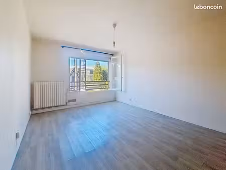 studio 1 pièce 30 m²