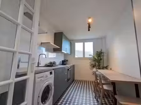 location appartement 6 pièces 12 m² à (91000)  510 €
