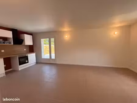 appartement 3 pièces – 66 m² – jardin privatif 150 m² – parking