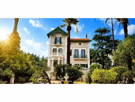 maison avec piscine et jardin toulon (83)