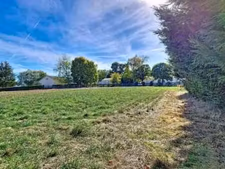 vente terrain à saint-martin-de-saint-maixent (79400) : à vendre / 2789m² saint-martin-de-