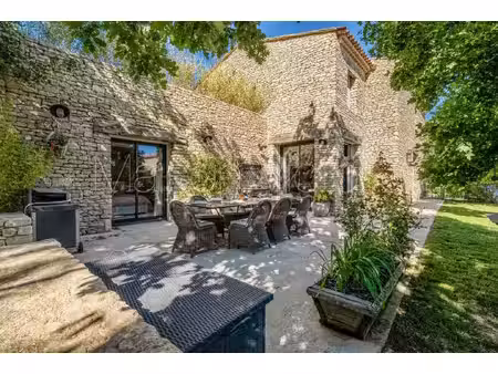 maison de luxe à vendre à gordes