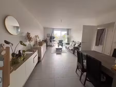 a louer - appartement type 3 avec terrasse et parking avrillé