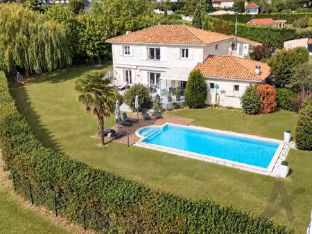maison de luxe à vendre à lentilly