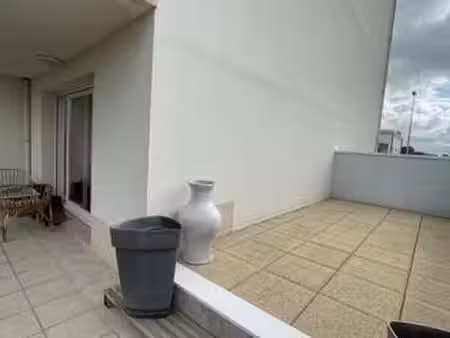 location appartement 3 pièces meublé à la roche-sur-yon (85000) : à louer 3 pièces meublé 