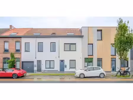 maison à louer à gent pour € 1.450 avec 3 chambres à coucher