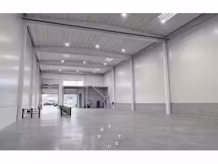 grand entrepôt de 1.174 m² à vendre près de l’e17 à waregem