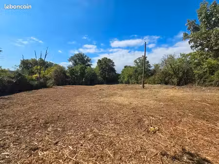 terrain 1 400 m² jonzac