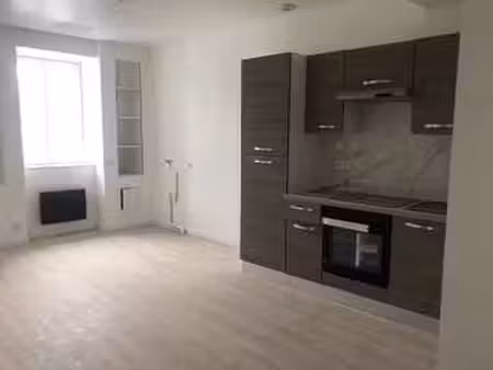 location appartement 2 pièces à châteaulin (29150) : à louer 2 pièces / 31m² châteaulin