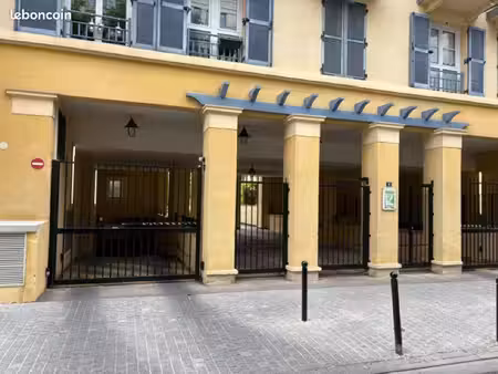 1 place parking en sous sol à 100 mètres de la gare du val d’europe