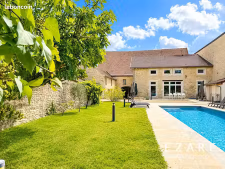 propriété 11 pièces 298 m²