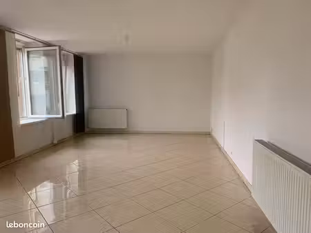 jolie f3 au rdc avec cuisine neuve