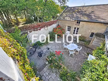maison en pierre de 144 m²   5 pièces et 3 chambres.