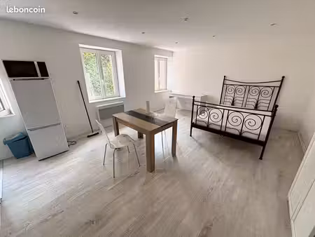 studio 1 pièce 30 m²