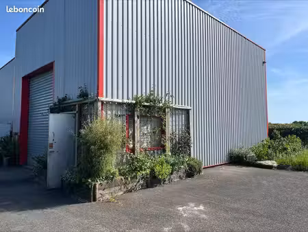 local stockage 90m2 zone artisanale larçay 550