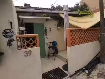 estaque maison de village t2 avec terrasse