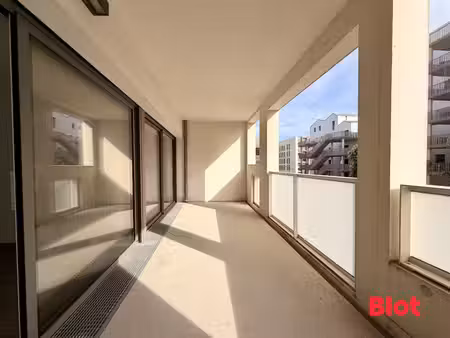 a vendre t2 avec terrasse et parking