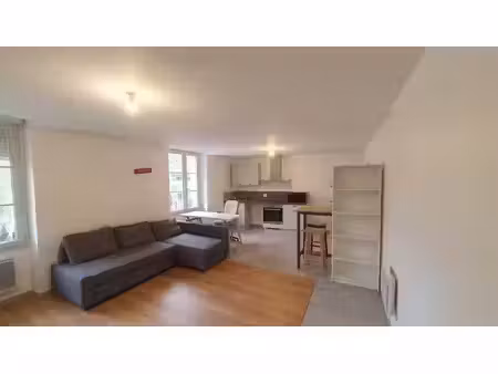appartement t3 de 69 m2 avec cuisine équipée et buanderie -