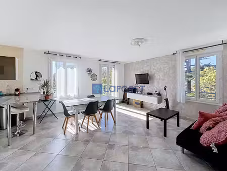 appartement saint-pierre-du-perray 4 pièce(s) 67 m2