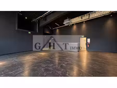 à louer stockage de 200 m² au r+1