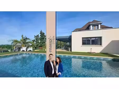 maison - 4 chambres - possibilité 5 - bureau - sous sol complet - garage - piscine - jardi