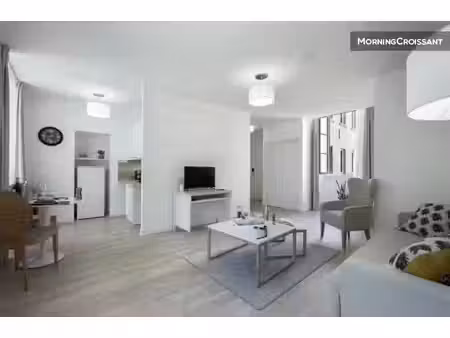 location meublée appartement 2 pièces 42 m² à poitiers (86000)  800 €