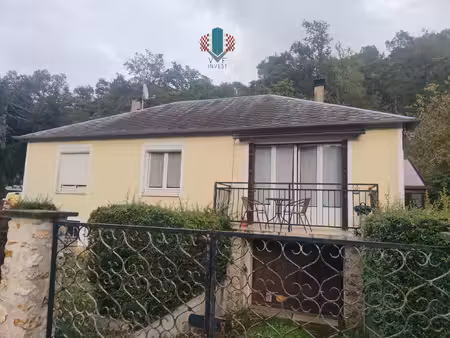 maison 2 chambres -sous sol complet- terrain clos  investiss