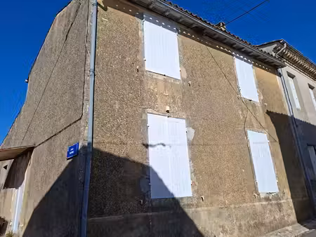 maison en pierre à saint estephe 4 pièce(s) 80 m2 a renover