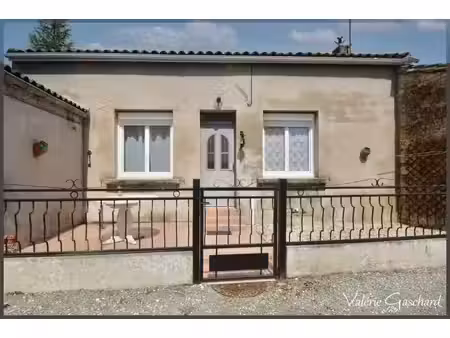 maison centre de st seurin sur l’isle + dépendance et jardin)