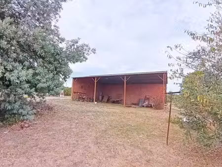 vacquiers vaste hangar de 150 m² aménageable en habitation sur terrain de 783 m²