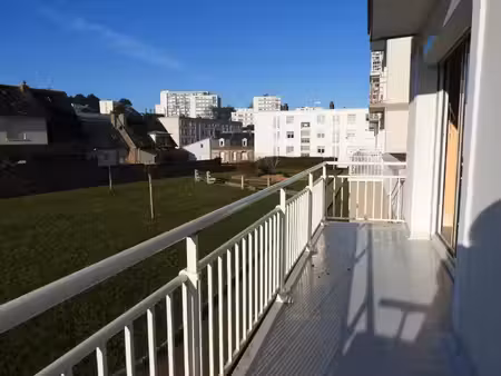 fecamp : appartement avec grand balcon a 2 pas du centre a pied
