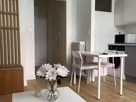 location meublée appartement 1 pièce 25 m² à nice (06000)  915 €