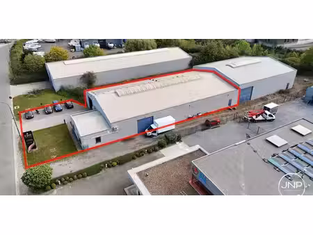 entrepôt à louer à hermalle-sous-argenteau pour € 5.500