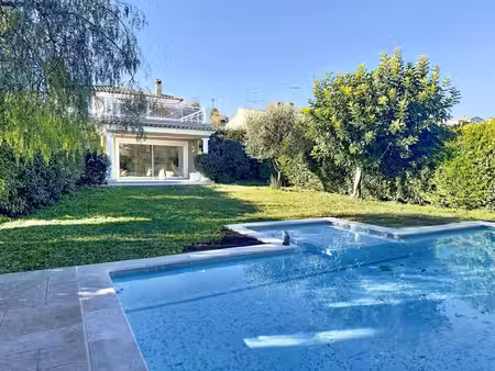 antibes – villa récente avec piscine  quartier calme et recherché – 1 450 000 €